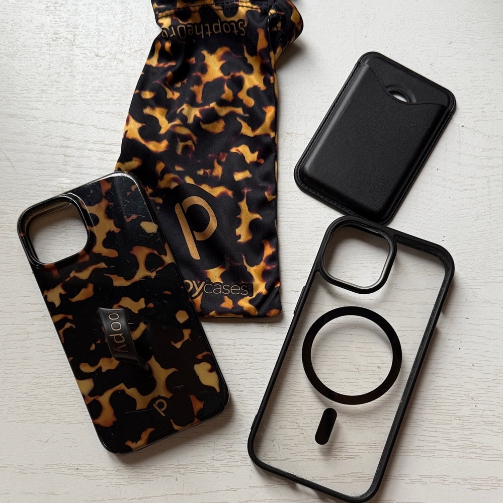 2 cases iPhone 14 Loopy Leopard + Clear Mag with removable card holder